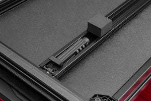 Lund 2022 Toyota Tundra 6.7ft Bed Hard Fold Tonneau (w/o Trck Adpt Kt + w/o Trl Spcl Edtn Bx)