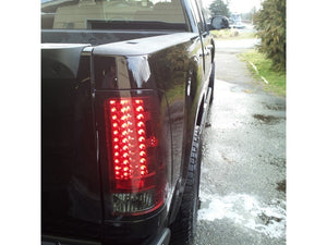 Spyder GMC Sierra 07-13 (Not 3500 Dually 4 Rear Wheels)LED Tail Lights Red Clear ALT-YD-GS07-LED-RC