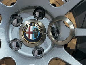 Advan 65mm Alfa Romeo Centercap Adapter Ring - Silver Alumite